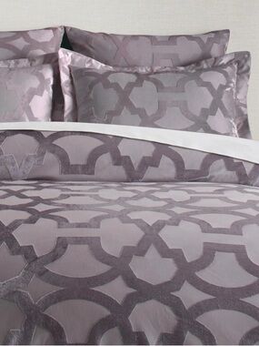 Z Gallerie Edessa Duvet Cover & King Shams in Amethyst